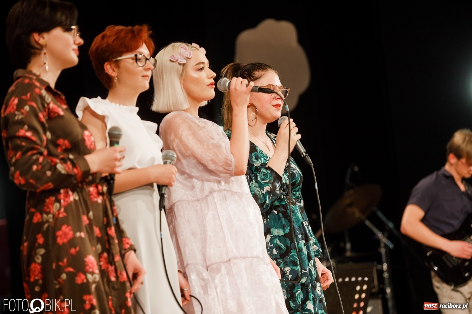 Zdjęcie w galerii na portalu naszraciborz.pl: Kasprowicz z serca - koncert w Raciborskim Centrum Kultury [FOTO i WIDEO] wiadomości z regionu