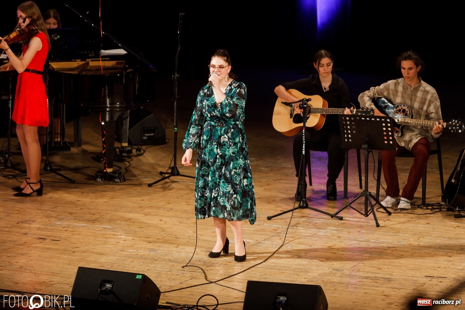 Zdjęcie w galerii na portalu naszraciborz.pl: Kasprowicz z serca - koncert w Raciborskim Centrum Kultury [FOTO i WIDEO] wiadomości z regionu