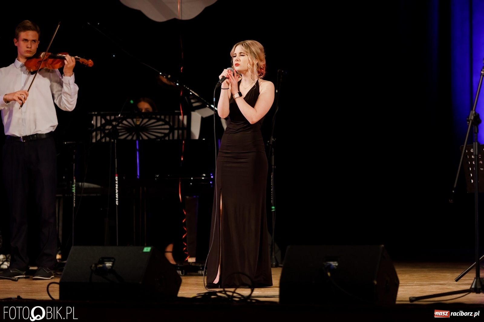 Zdjęcie w galerii na portalu naszraciborz.pl: Kasprowicz z serca - koncert w Raciborskim Centrum Kultury [FOTO i WIDEO] wiadomości z regionu