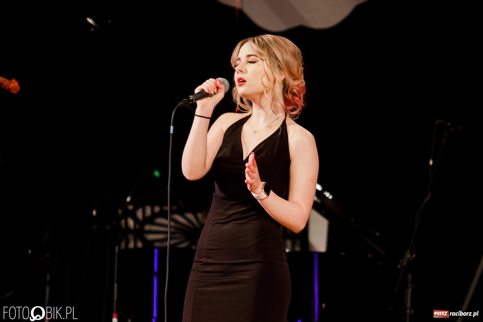 Zdjęcie w galerii na portalu naszraciborz.pl: Kasprowicz z serca - koncert w Raciborskim Centrum Kultury [FOTO i WIDEO] wiadomości z regionu