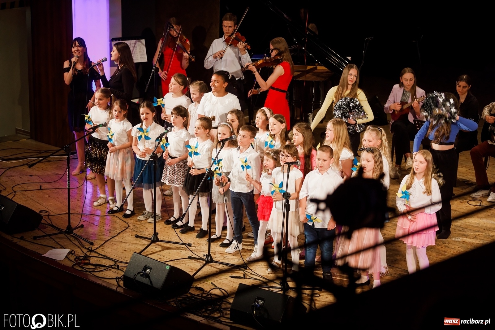 Zdjęcie w galerii na portalu naszraciborz.pl: Kasprowicz z serca - koncert w Raciborskim Centrum Kultury [FOTO i WIDEO] wiadomości z regionu