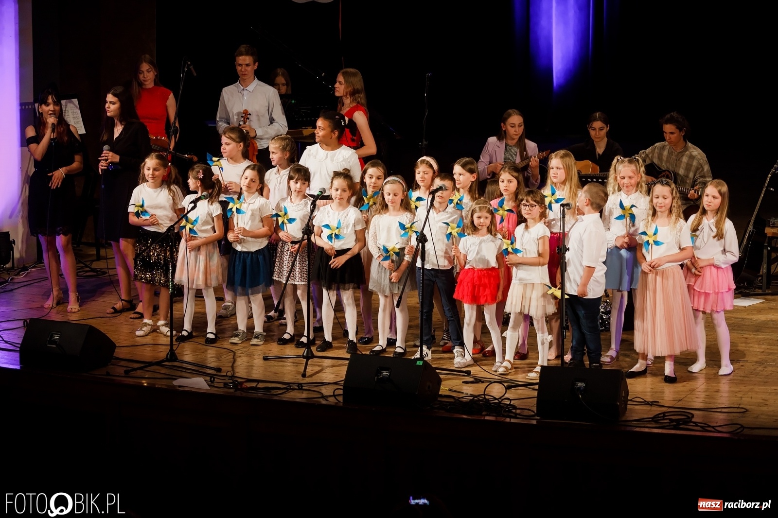 Zdjęcie w galerii na portalu naszraciborz.pl: Kasprowicz z serca - koncert w Raciborskim Centrum Kultury [FOTO i WIDEO] wiadomości z regionu