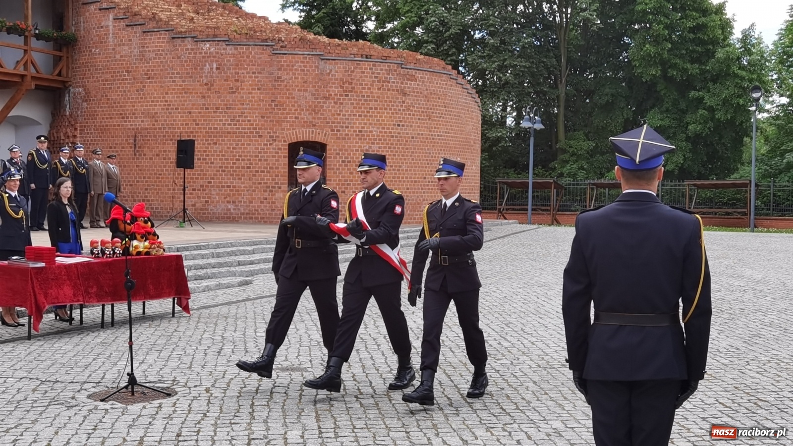 Zdjęcie w galerii na portalu naszraciborz.pl: Cisi aniołowe drugiego człowieka. Dzień Strażaka na Zamku Piastowskim [FOTO i WIDEO] wiadomości z regionu