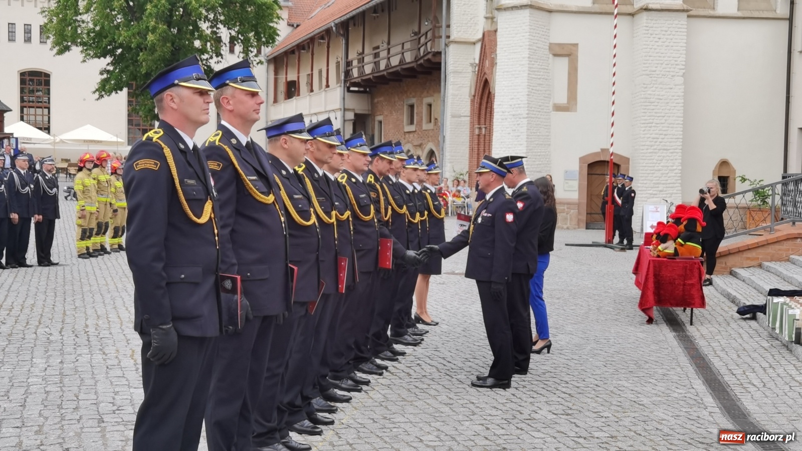 Zdjęcie w galerii na portalu naszraciborz.pl: Cisi aniołowe drugiego człowieka. Dzień Strażaka na Zamku Piastowskim [FOTO i WIDEO] wiadomości z regionu
