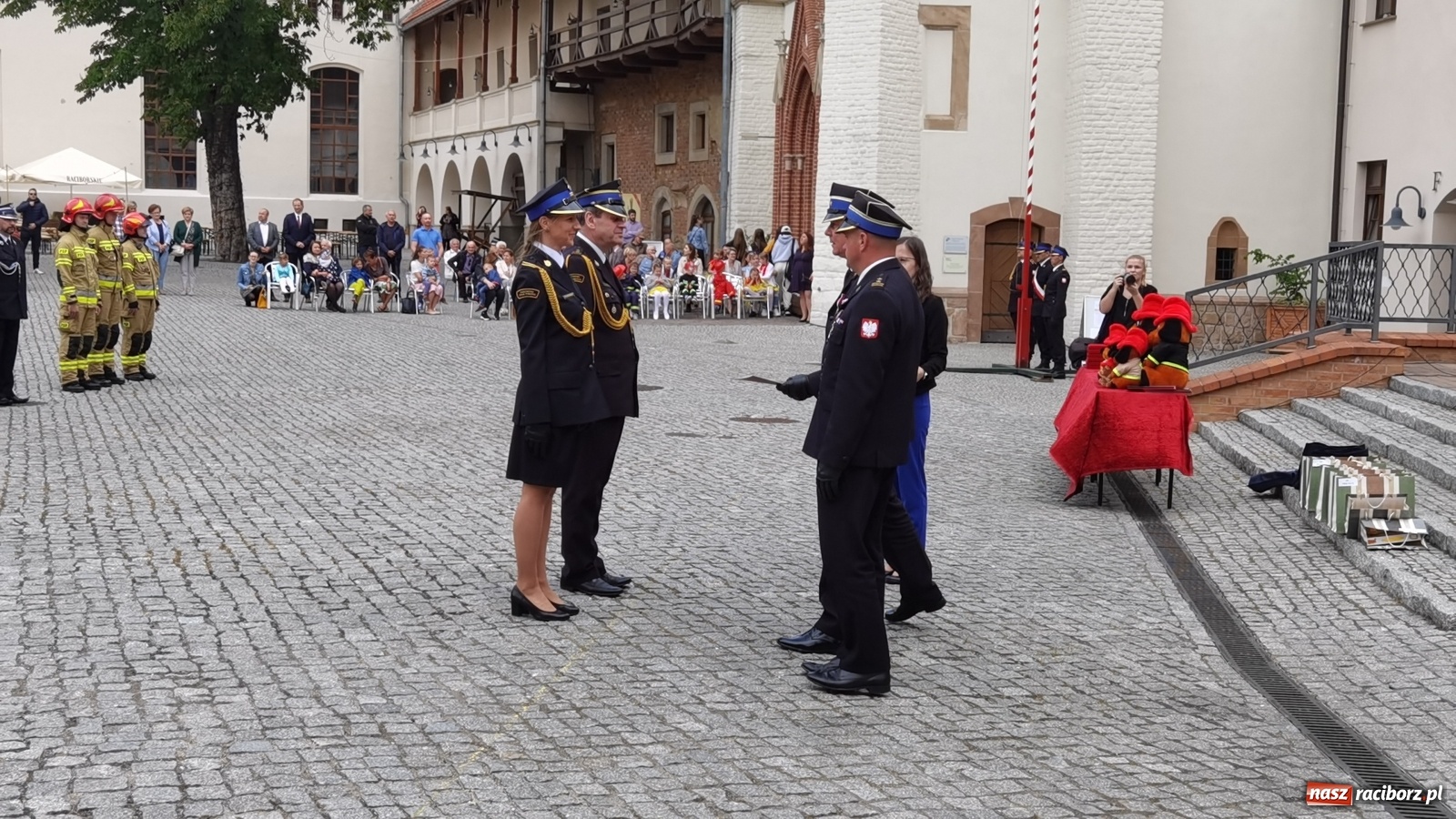 Zdjęcie w galerii na portalu naszraciborz.pl: Cisi aniołowe drugiego człowieka. Dzień Strażaka na Zamku Piastowskim [FOTO i WIDEO] wiadomości z regionu