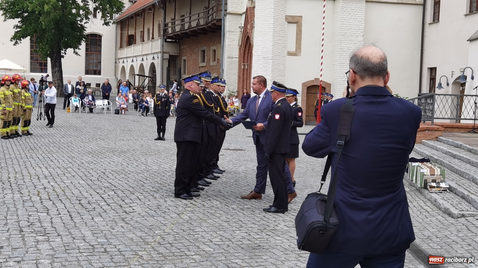 Zdjęcie w galerii na portalu naszraciborz.pl: Cisi aniołowe drugiego człowieka. Dzień Strażaka na Zamku Piastowskim [FOTO i WIDEO] wiadomości z regionu