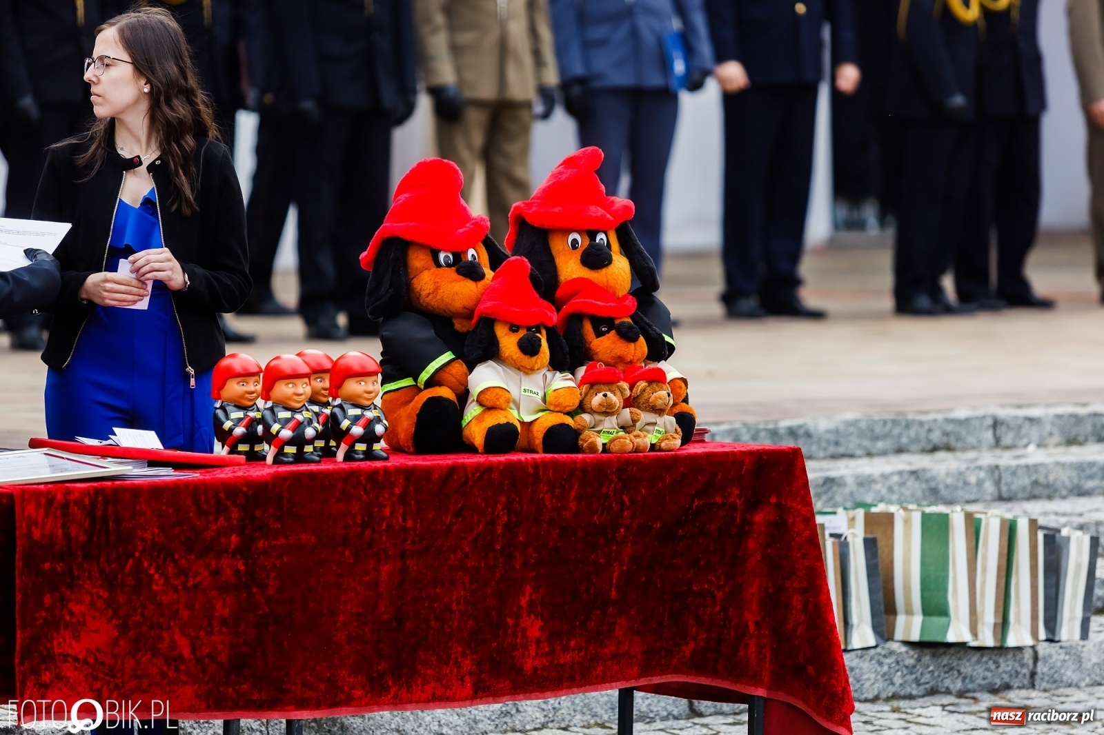 Zdjęcie w galerii na portalu naszraciborz.pl: Cisi aniołowe drugiego człowieka. Dzień Strażaka na Zamku Piastowskim [FOTO i WIDEO] wiadomości z regionu