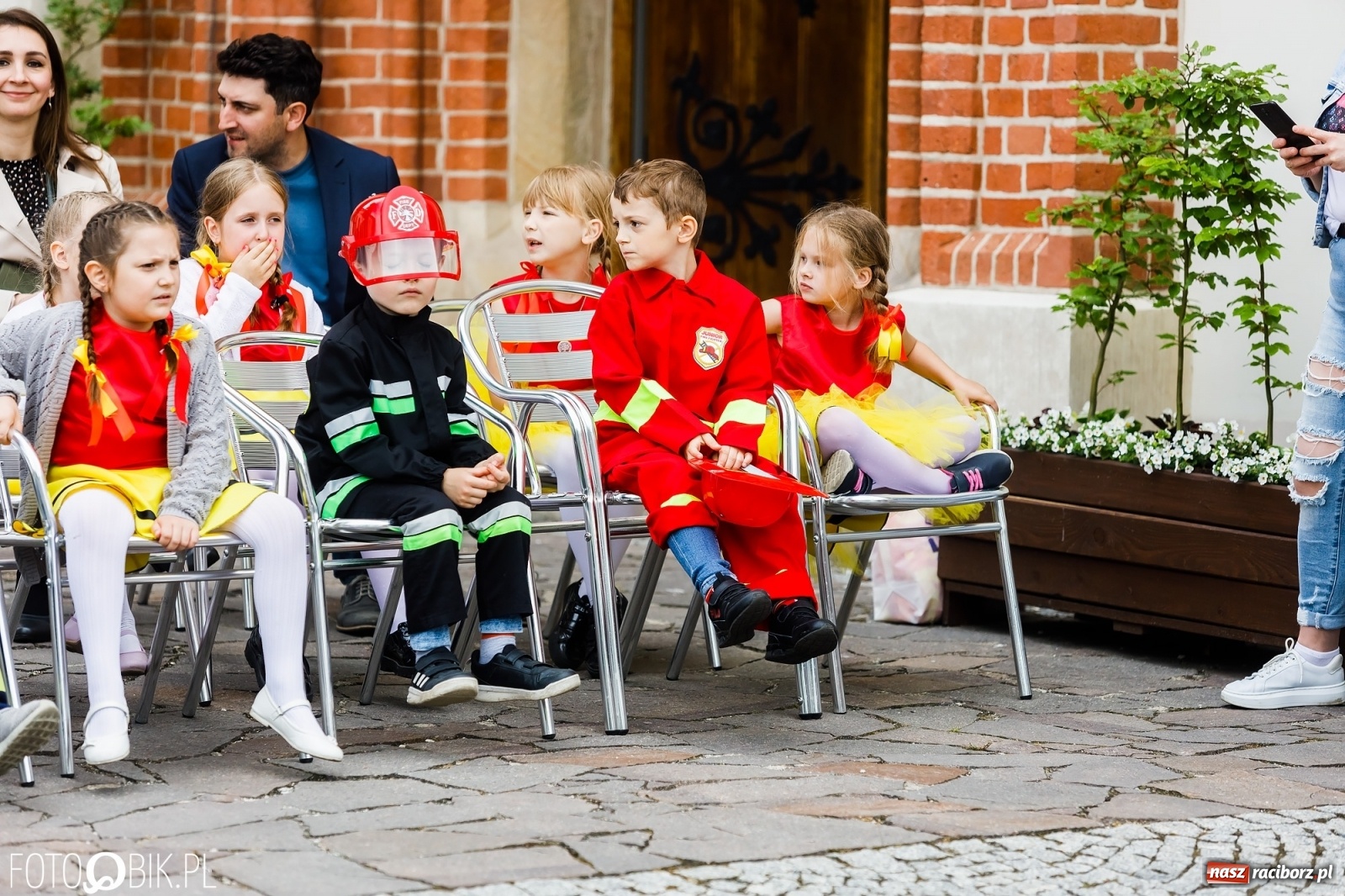 Zdjęcie w galerii na portalu naszraciborz.pl: Cisi aniołowe drugiego człowieka. Dzień Strażaka na Zamku Piastowskim [FOTO i WIDEO] wiadomości z regionu