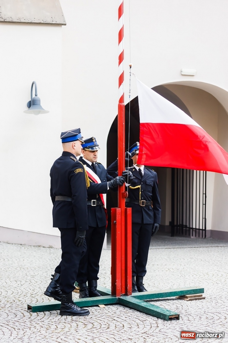 Zdjęcie w galerii na portalu naszraciborz.pl: Cisi aniołowe drugiego człowieka. Dzień Strażaka na Zamku Piastowskim [FOTO i WIDEO] wiadomości z regionu