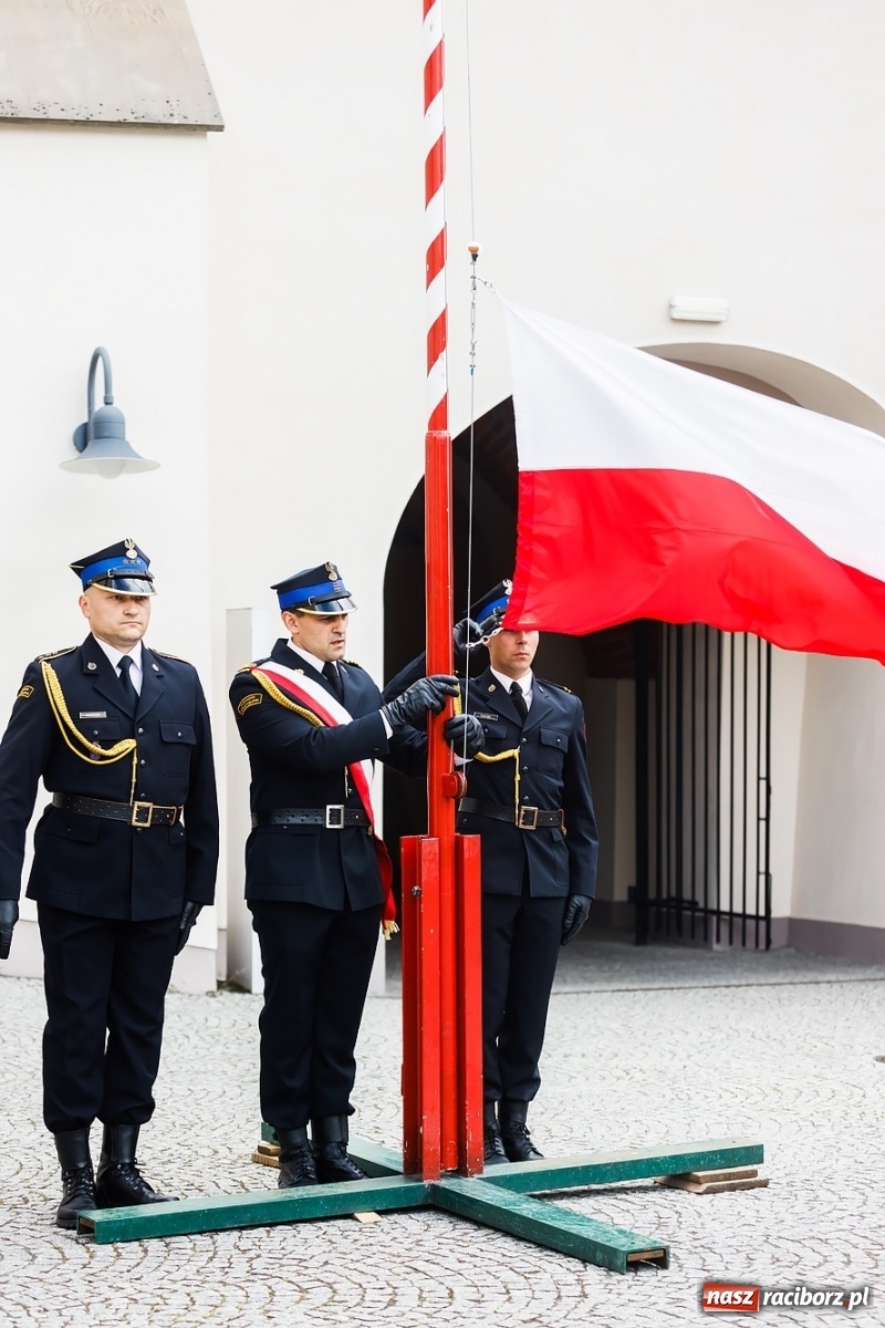 Zdjęcie w galerii na portalu naszraciborz.pl: Cisi aniołowe drugiego człowieka. Dzień Strażaka na Zamku Piastowskim [FOTO i WIDEO] wiadomości z regionu