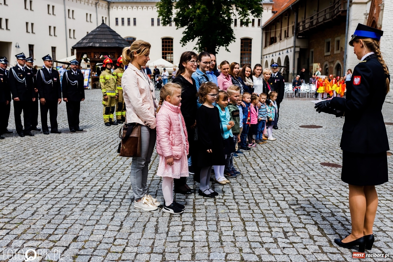 Zdjęcie w galerii na portalu naszraciborz.pl: Cisi aniołowe drugiego człowieka. Dzień Strażaka na Zamku Piastowskim [FOTO i WIDEO] wiadomości z regionu