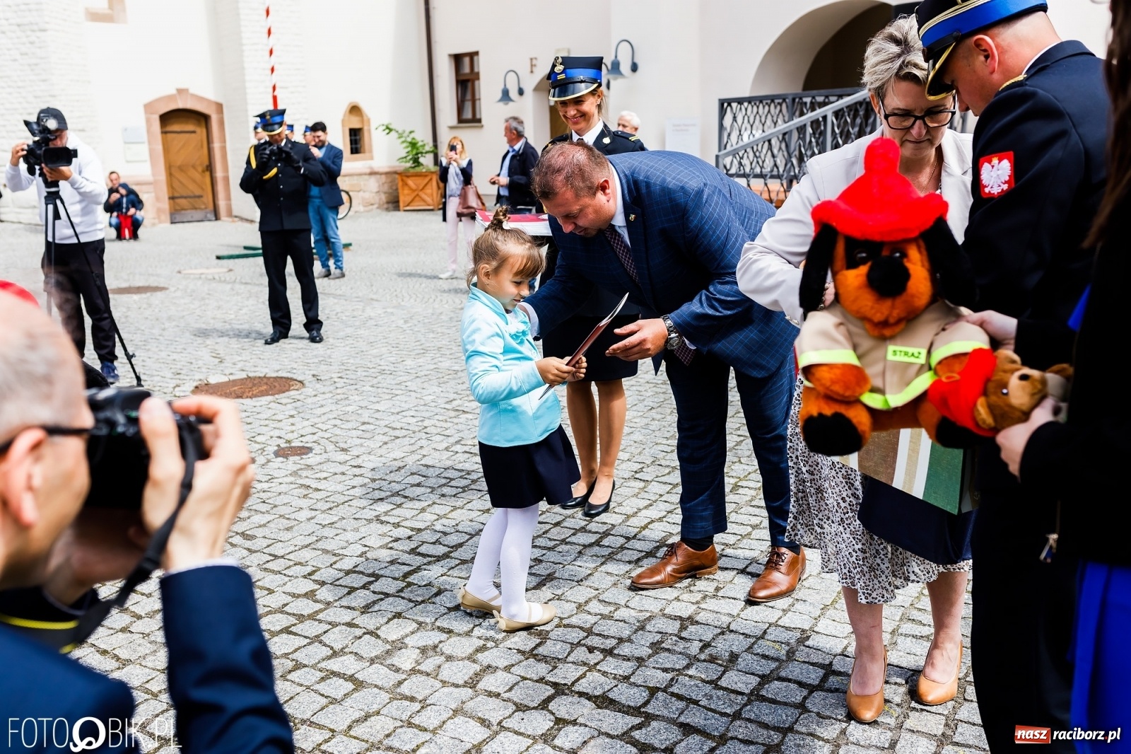 Zdjęcie w galerii na portalu naszraciborz.pl: Cisi aniołowe drugiego człowieka. Dzień Strażaka na Zamku Piastowskim [FOTO i WIDEO] wiadomości z regionu