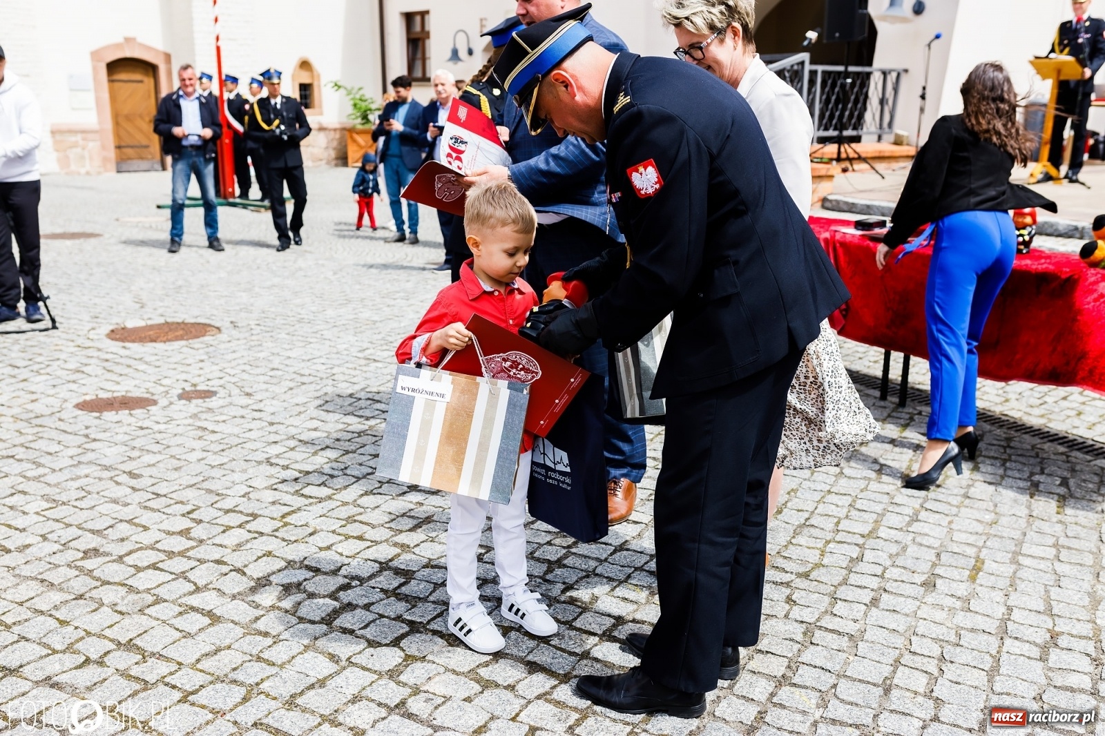Zdjęcie w galerii na portalu naszraciborz.pl: Cisi aniołowe drugiego człowieka. Dzień Strażaka na Zamku Piastowskim [FOTO i WIDEO] wiadomości z regionu