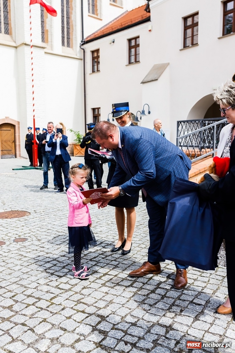 Zdjęcie w galerii na portalu naszraciborz.pl: Cisi aniołowe drugiego człowieka. Dzień Strażaka na Zamku Piastowskim [FOTO i WIDEO] wiadomości z regionu