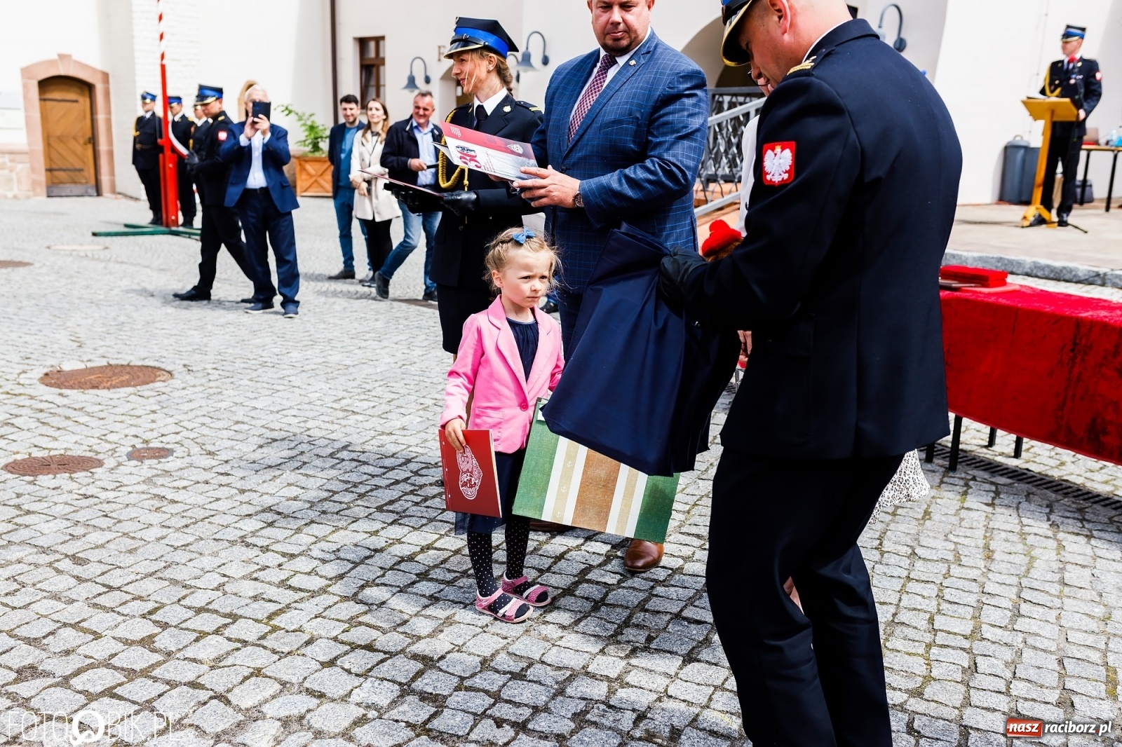 Zdjęcie w galerii na portalu naszraciborz.pl: Cisi aniołowe drugiego człowieka. Dzień Strażaka na Zamku Piastowskim [FOTO i WIDEO] wiadomości z regionu