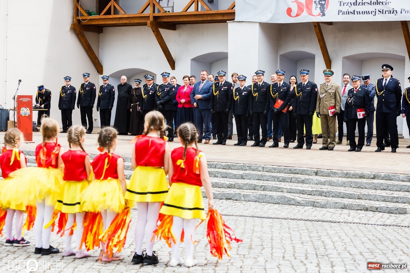 Zdjęcie w galerii na portalu naszraciborz.pl: Cisi aniołowe drugiego człowieka. Dzień Strażaka na Zamku Piastowskim [FOTO i WIDEO] wiadomości z regionu