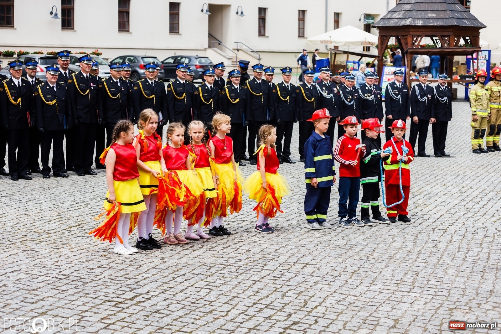 Zdjęcie w galerii na portalu naszraciborz.pl: Cisi aniołowe drugiego człowieka. Dzień Strażaka na Zamku Piastowskim [FOTO i WIDEO] wiadomości z regionu