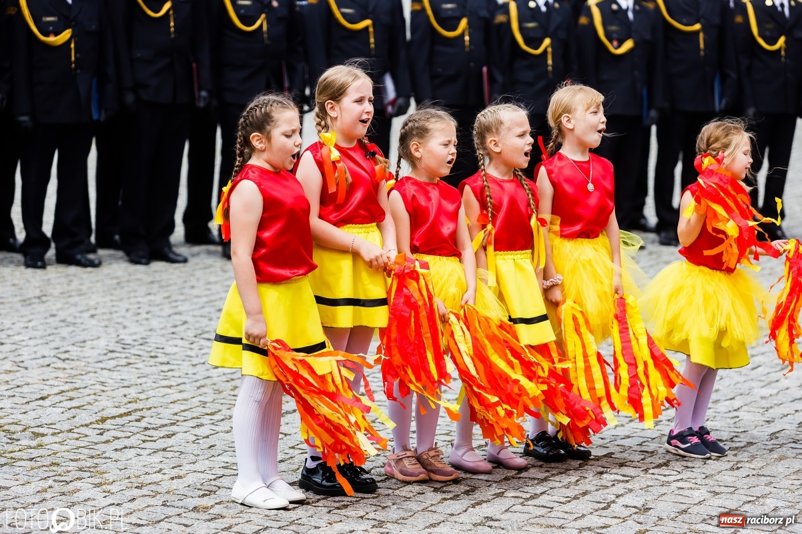 Zdjęcie w galerii na portalu naszraciborz.pl: Cisi aniołowe drugiego człowieka. Dzień Strażaka na Zamku Piastowskim [FOTO i WIDEO] wiadomości z regionu
