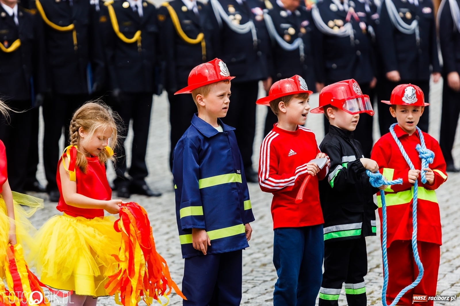 Zdjęcie w galerii na portalu naszraciborz.pl: Cisi aniołowe drugiego człowieka. Dzień Strażaka na Zamku Piastowskim [FOTO i WIDEO] wiadomości z regionu