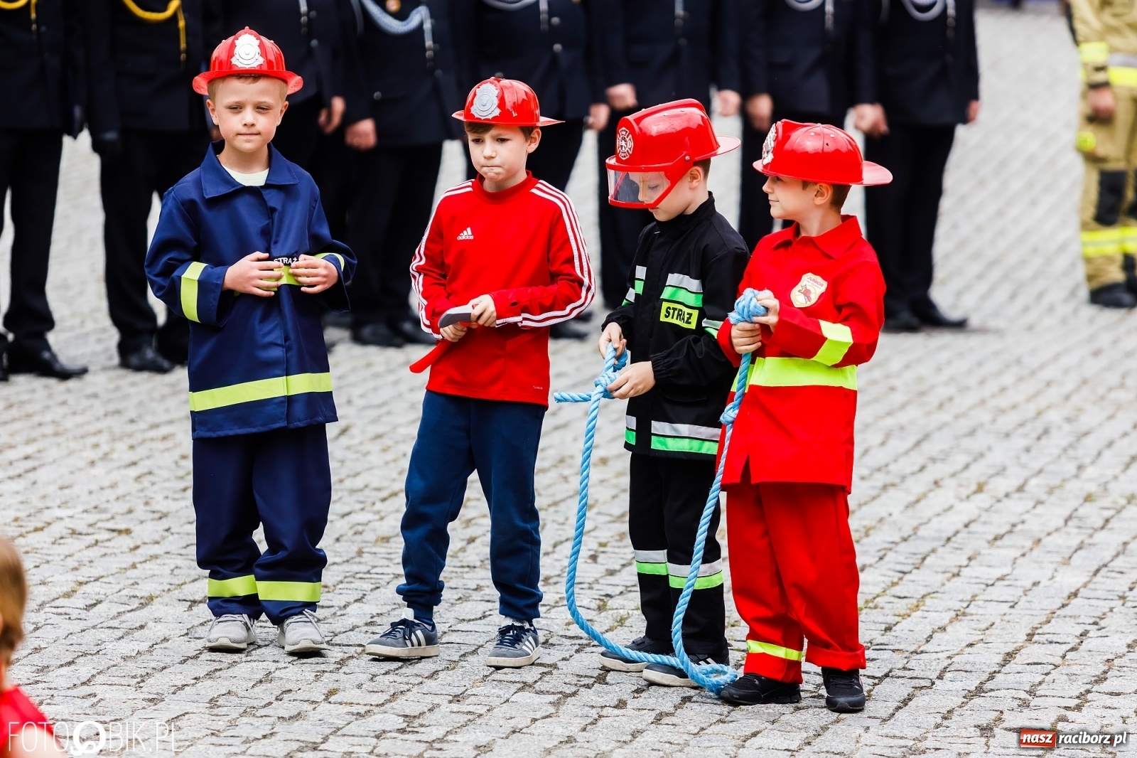 Zdjęcie w galerii na portalu naszraciborz.pl: Cisi aniołowe drugiego człowieka. Dzień Strażaka na Zamku Piastowskim [FOTO i WIDEO] wiadomości z regionu