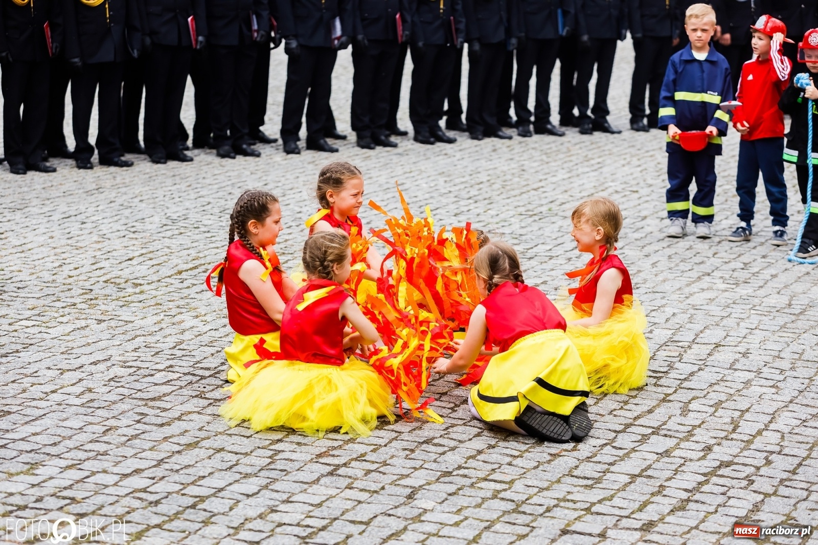 Zdjęcie w galerii na portalu naszraciborz.pl: Cisi aniołowe drugiego człowieka. Dzień Strażaka na Zamku Piastowskim [FOTO i WIDEO] wiadomości z regionu