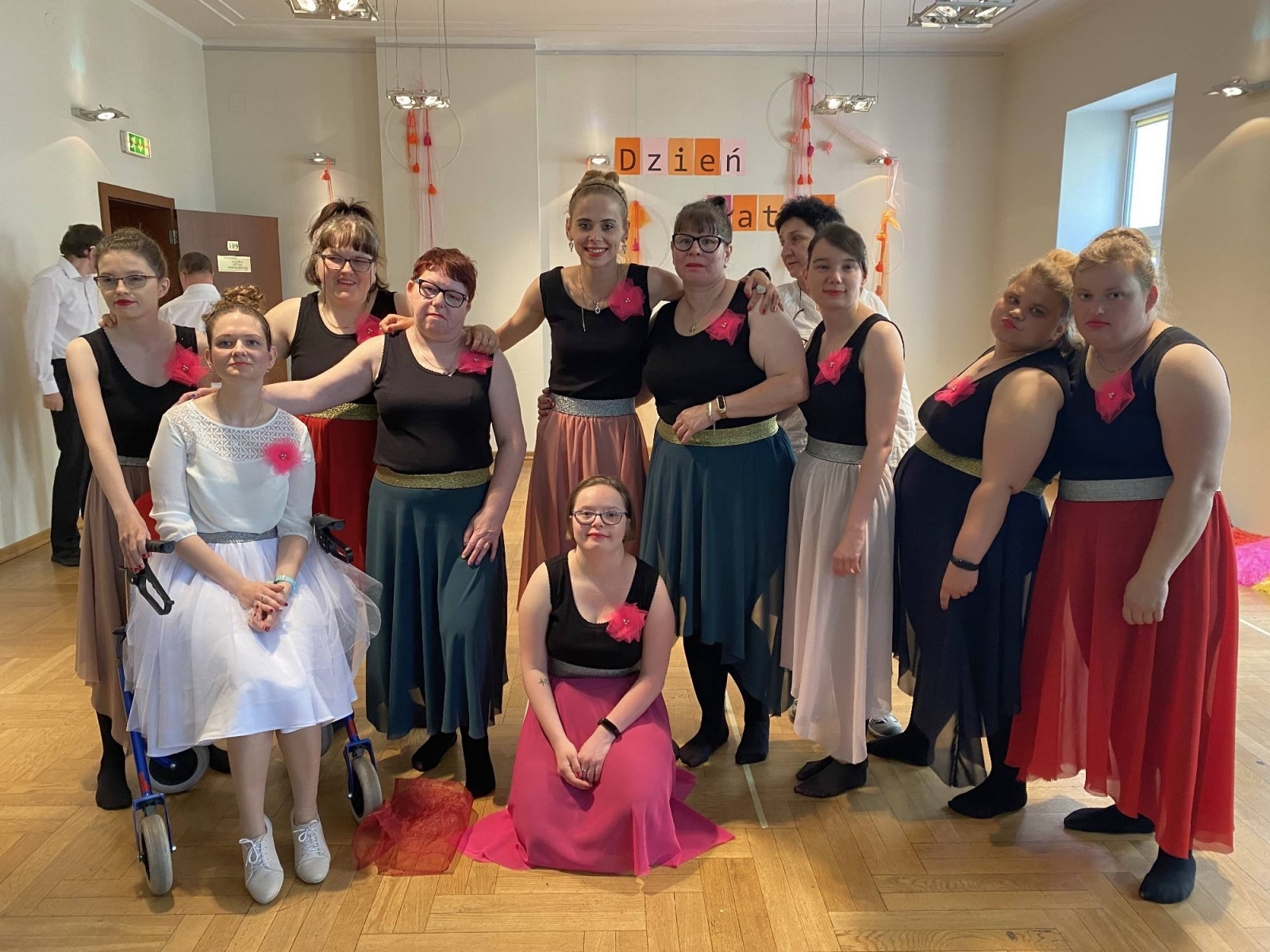 Zdjęcie w galerii na portalu naszraciborz.pl: Dzień Matki w Warsztacie Terapii Zajęciowej w Raciborzu wiadomości z regionu