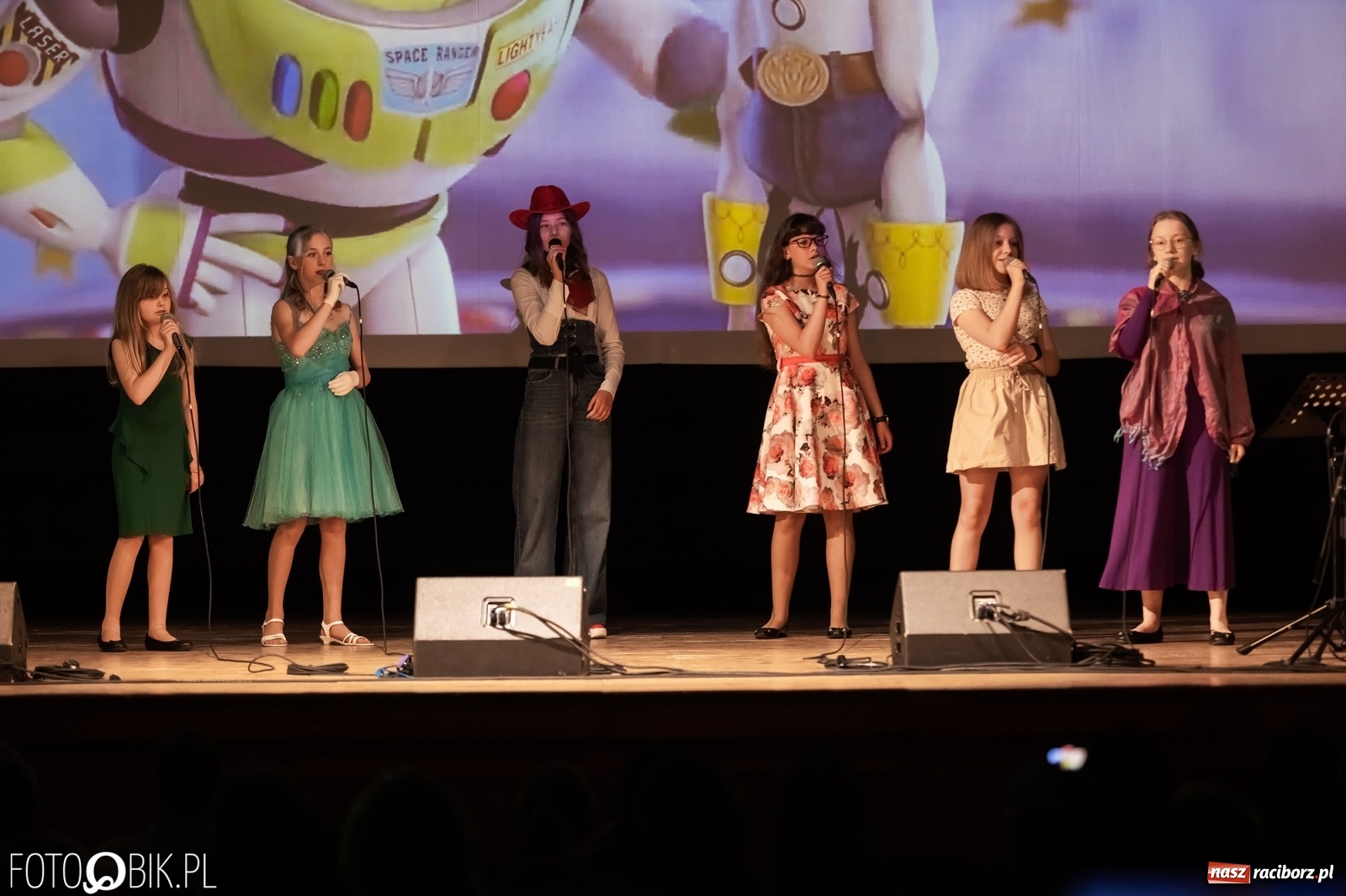 Zdjęcie w galerii na portalu naszraciborz.pl: Koncert disney'owski w wykonaniu zespołu wokalnego Perspektywa w RCK wiadomości z regionu