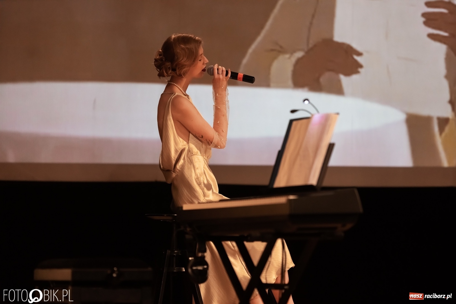 Zdjęcie w galerii na portalu naszraciborz.pl: Koncert disney'owski w wykonaniu zespołu wokalnego Perspektywa w RCK wiadomości z regionu