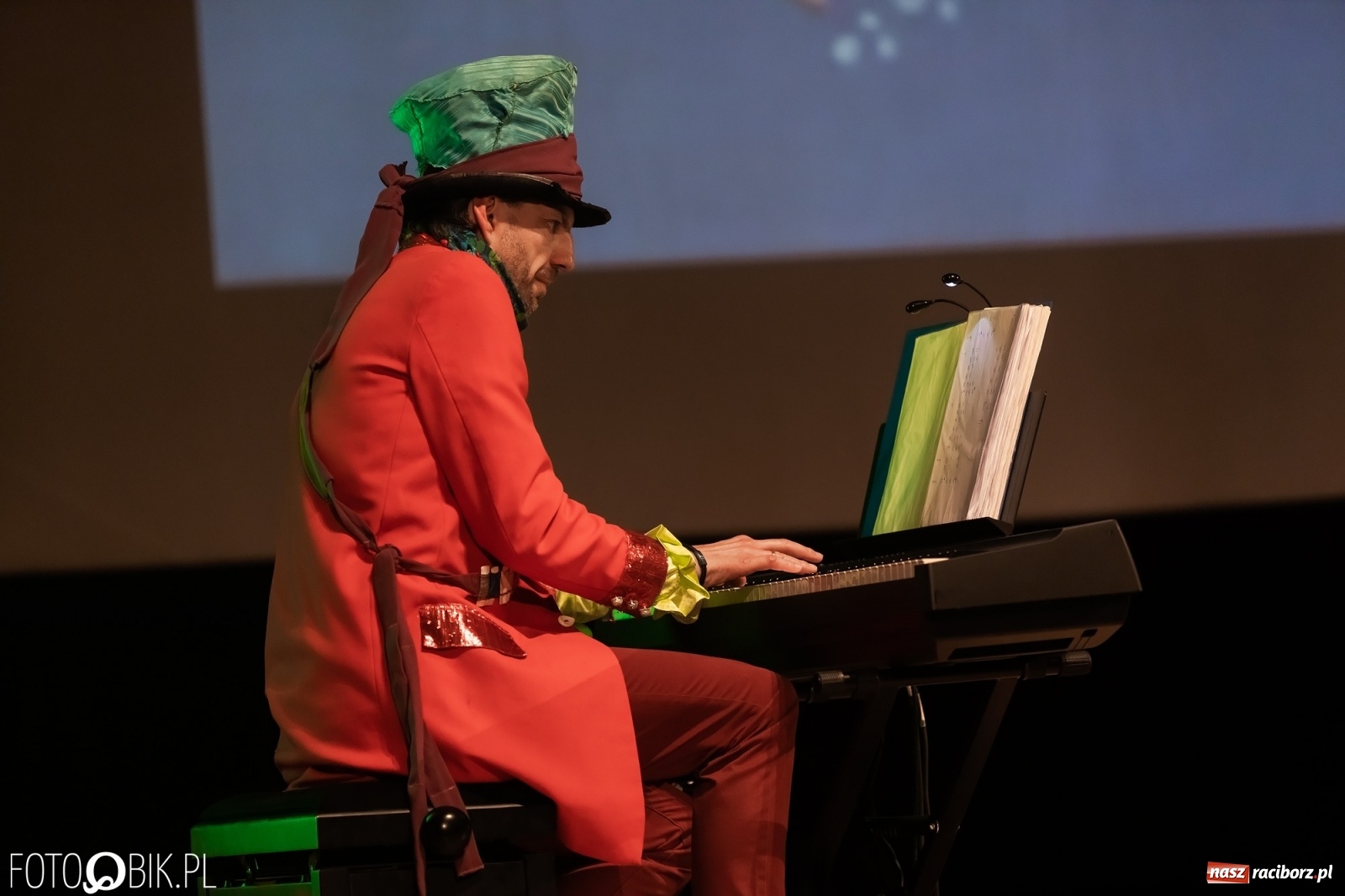 Zdjęcie w galerii na portalu naszraciborz.pl: Koncert disney'owski w wykonaniu zespołu wokalnego Perspektywa w RCK wiadomości z regionu