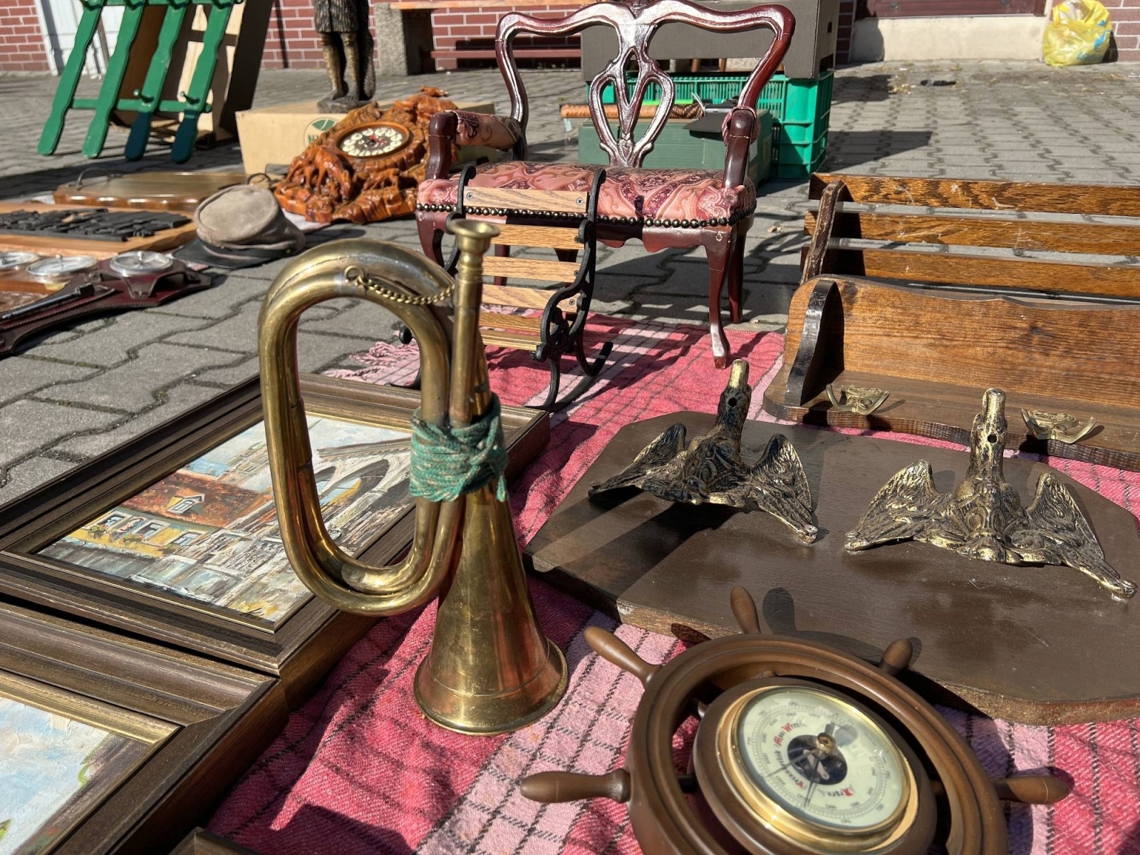 Zdjęcie w galerii na portalu naszraciborz.pl: Targ staroci w Pietrowicach Wielkich i walizka z Orient Expressu wiadomości z regionu