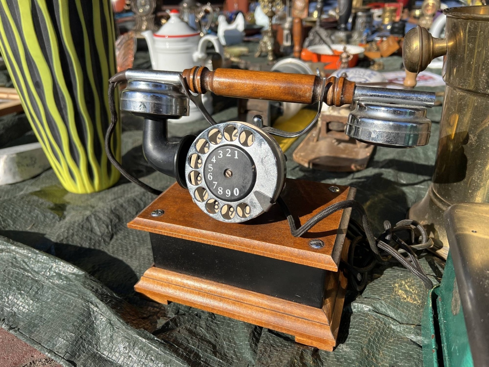 Zdjęcie w galerii na portalu naszraciborz.pl: Targ staroci w Pietrowicach Wielkich i walizka z Orient Expressu wiadomości z regionu