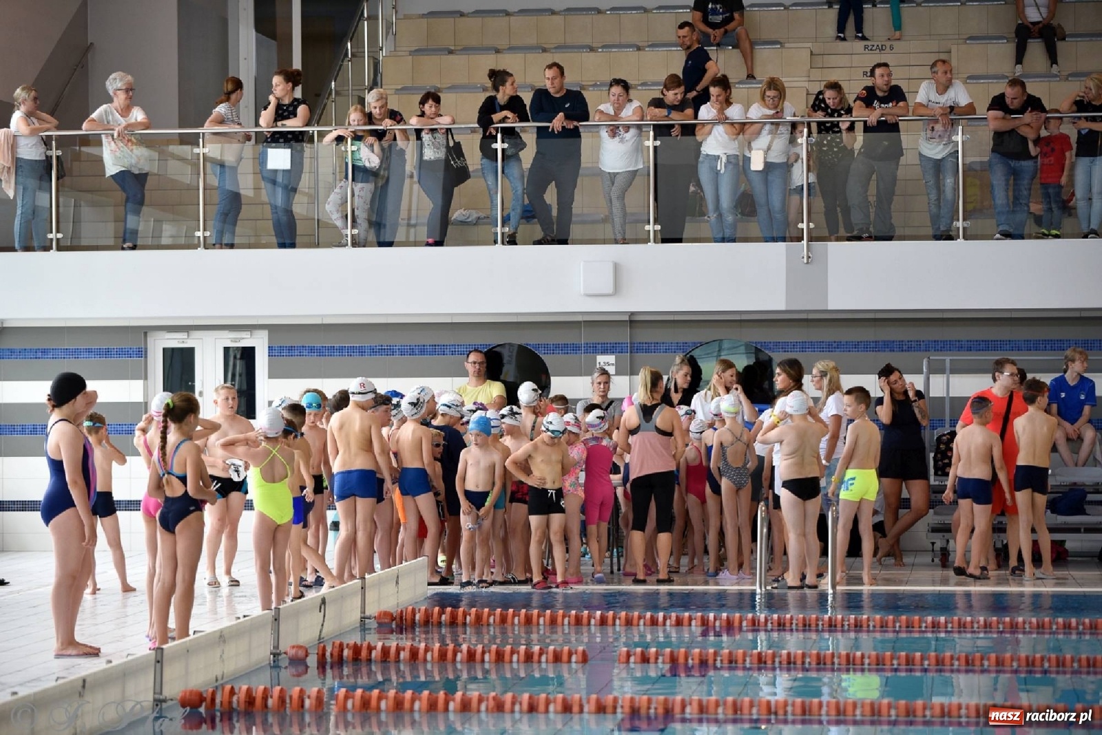 Zdjęcie w galerii na portalu naszraciborz.pl: Już pływam - finałowa runda w H2Ostróg wiadomości z regionu