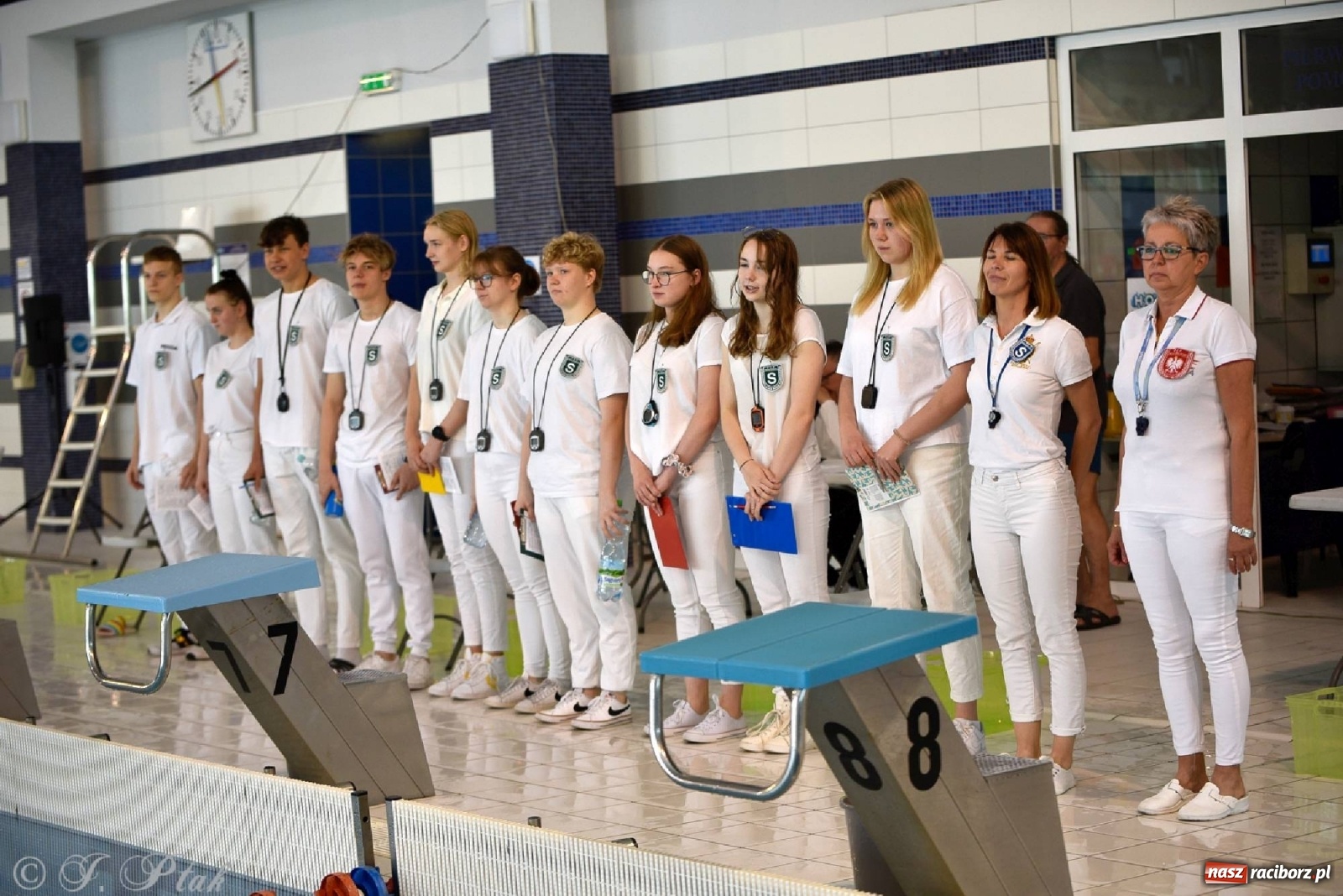 Zdjęcie w galerii na portalu naszraciborz.pl: Już pływam - finałowa runda w H2Ostróg wiadomości z regionu