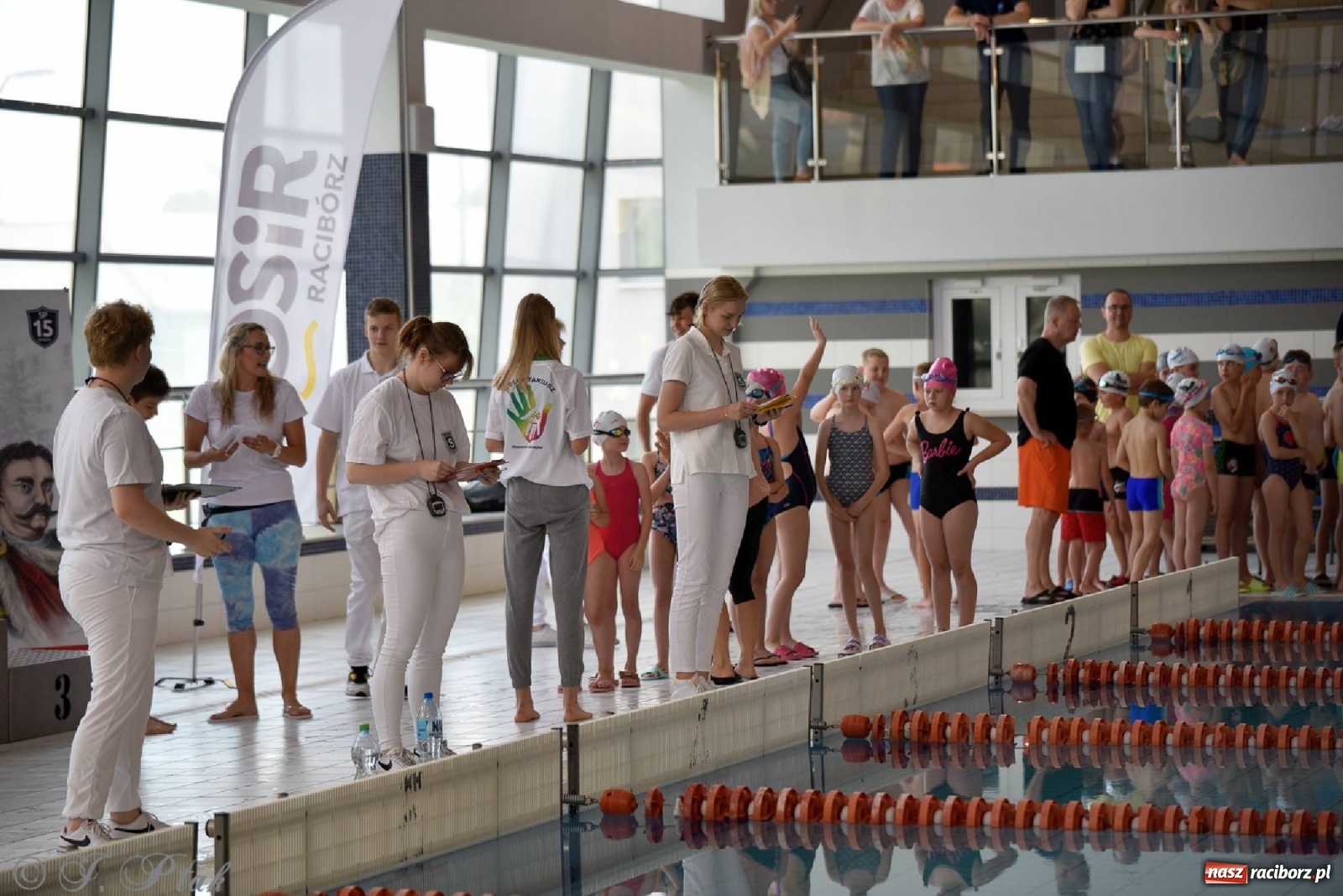Zdjęcie w galerii na portalu naszraciborz.pl: Już pływam - finałowa runda w H2Ostróg wiadomości z regionu
