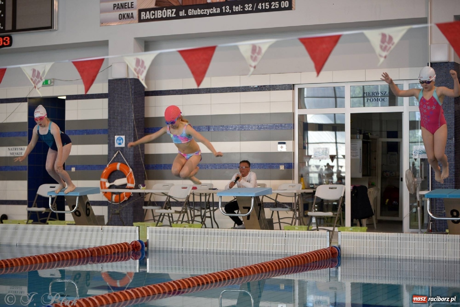 Zdjęcie w galerii na portalu naszraciborz.pl: Już pływam - finałowa runda w H2Ostróg wiadomości z regionu