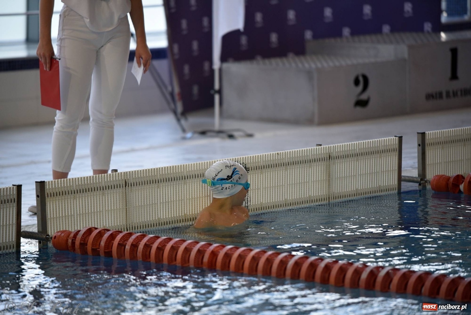 Zdjęcie w galerii na portalu naszraciborz.pl: Już pływam - finałowa runda w H2Ostróg wiadomości z regionu