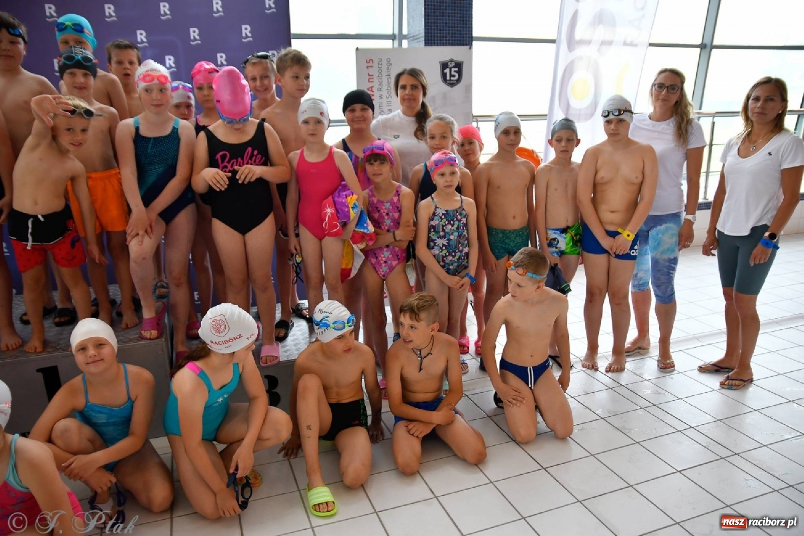 Zdjęcie w galerii na portalu naszraciborz.pl: Już pływam - finałowa runda w H2Ostróg wiadomości z regionu