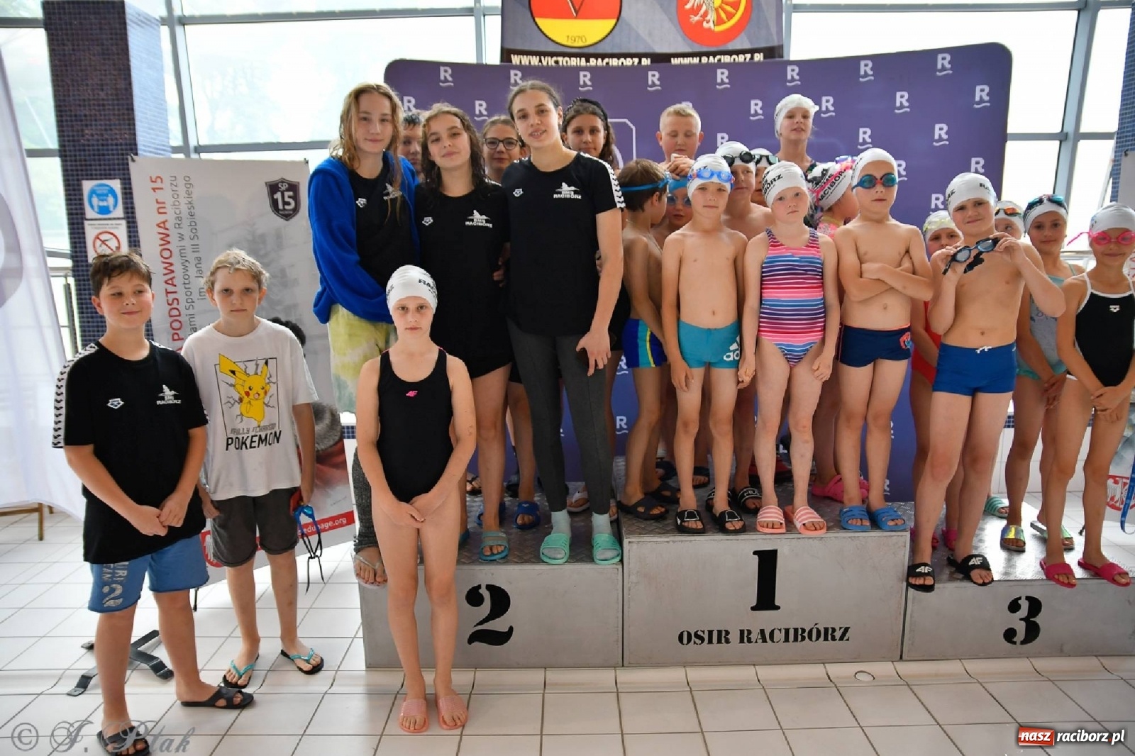 Zdjęcie w galerii na portalu naszraciborz.pl: Już pływam - finałowa runda w H2Ostróg wiadomości z regionu