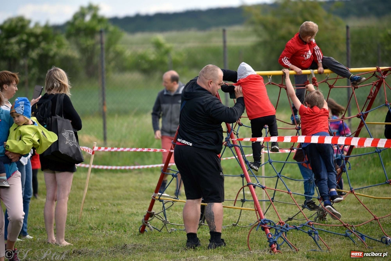 Zdjęcie w galerii na portalu naszraciborz.pl: 4. Bieg Małego Polaka im. Cichociemnych [FOTO i WIDEO] wiadomości z regionu