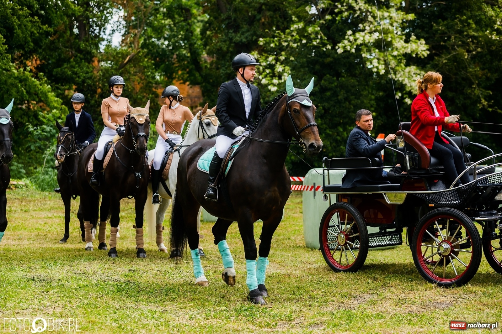 Zdjęcie w galerii na portalu naszraciborz.pl: Konna procesja na św. Urbana w Łubowicach wiadomości z regionu