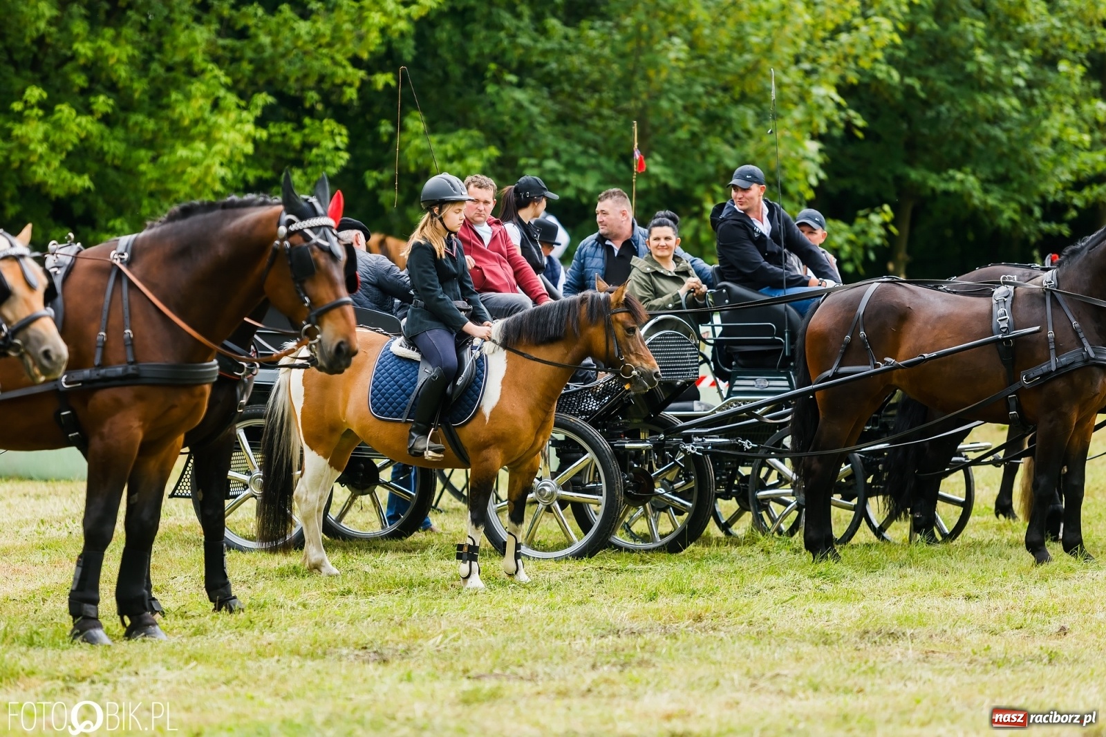 Zdjęcie w galerii na portalu naszraciborz.pl: Konna procesja na św. Urbana w Łubowicach wiadomości z regionu