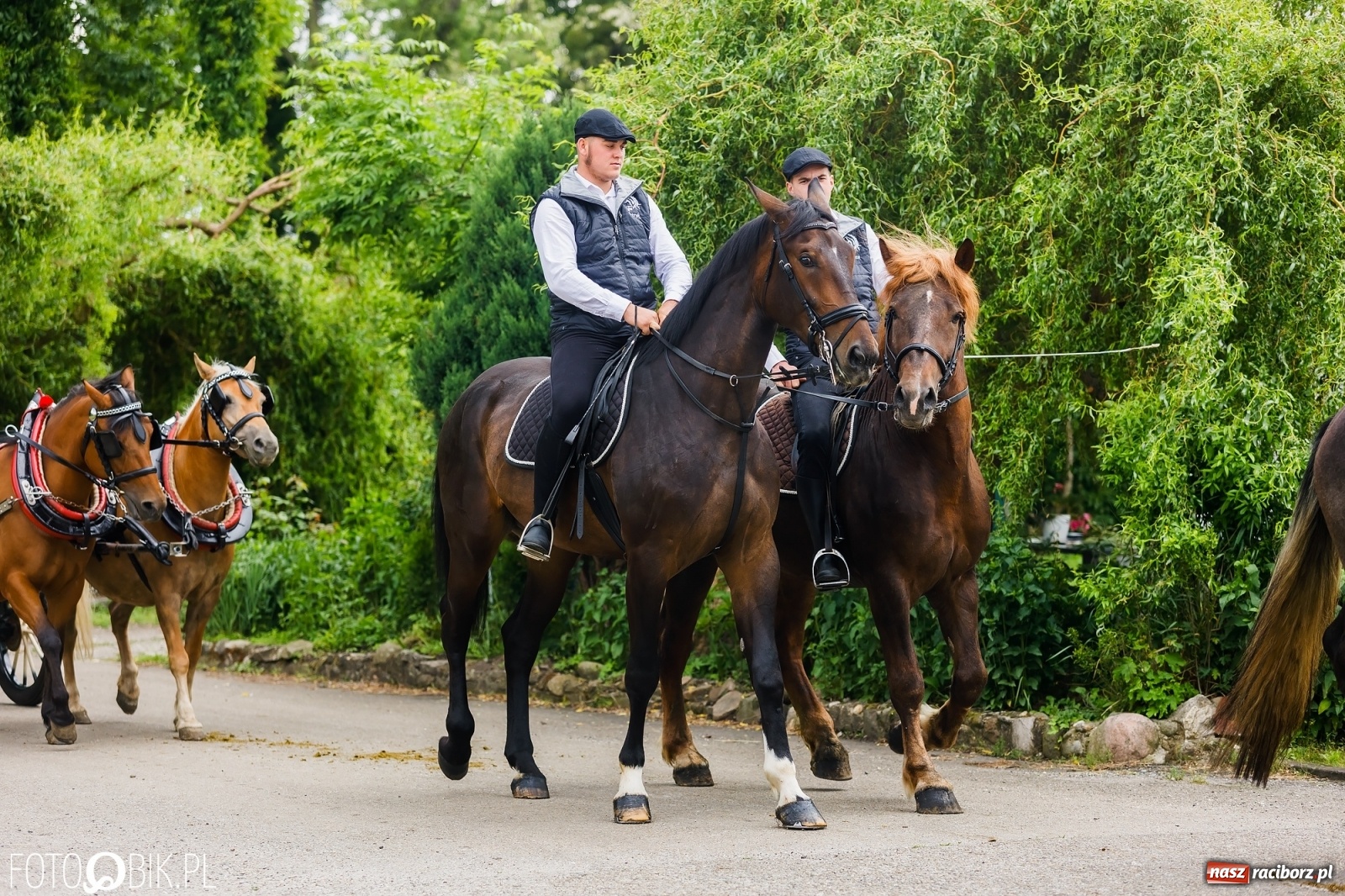 Zdjęcie w galerii na portalu naszraciborz.pl: Konna procesja na św. Urbana w Łubowicach wiadomości z regionu
