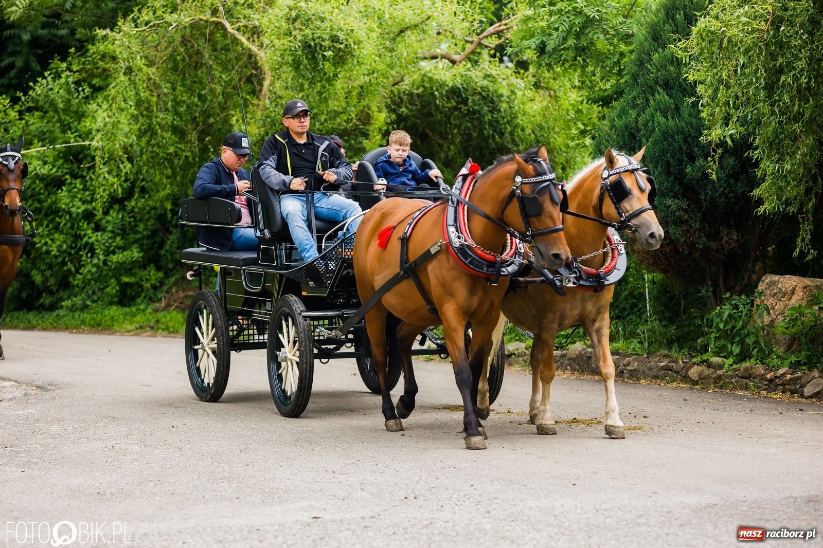 Zdjęcie w galerii na portalu naszraciborz.pl: Konna procesja na św. Urbana w Łubowicach wiadomości z regionu