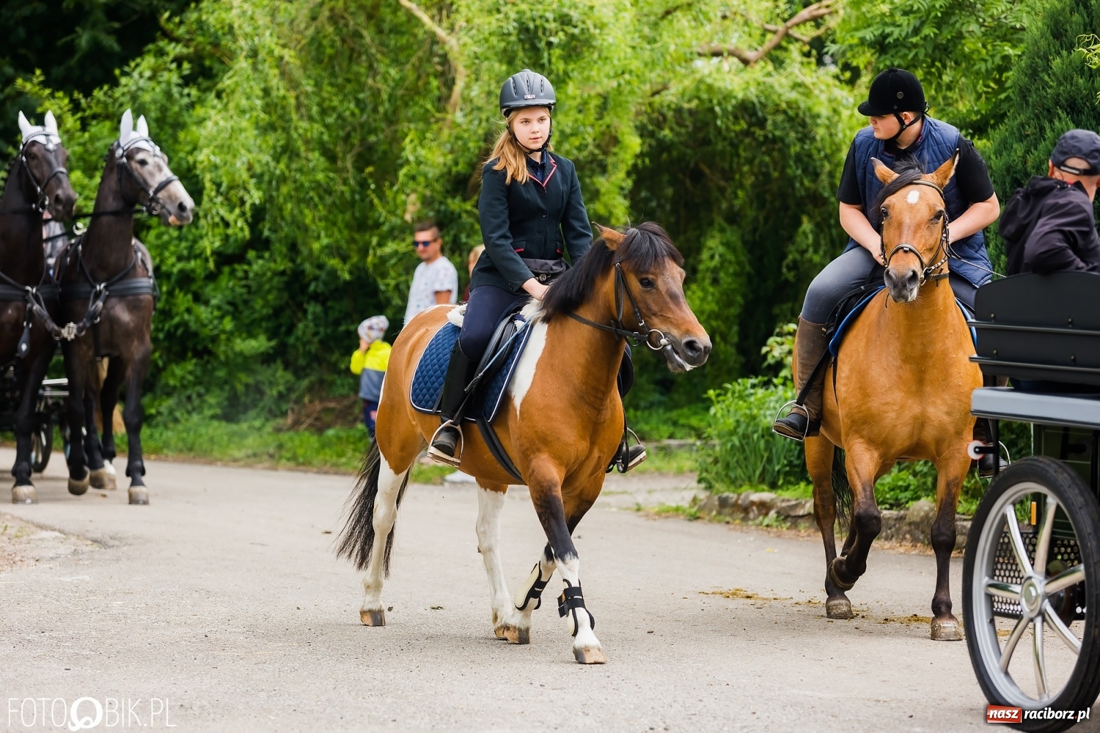 Zdjęcie w galerii na portalu naszraciborz.pl: Konna procesja na św. Urbana w Łubowicach wiadomości z regionu