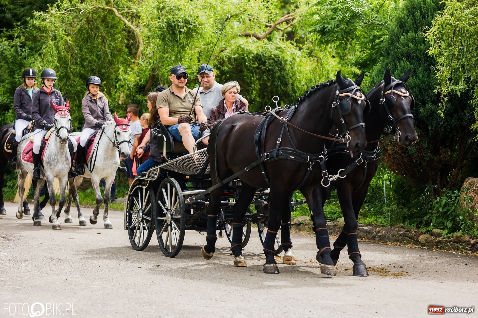 Zdjęcie w galerii na portalu naszraciborz.pl: Konna procesja na św. Urbana w Łubowicach wiadomości z regionu