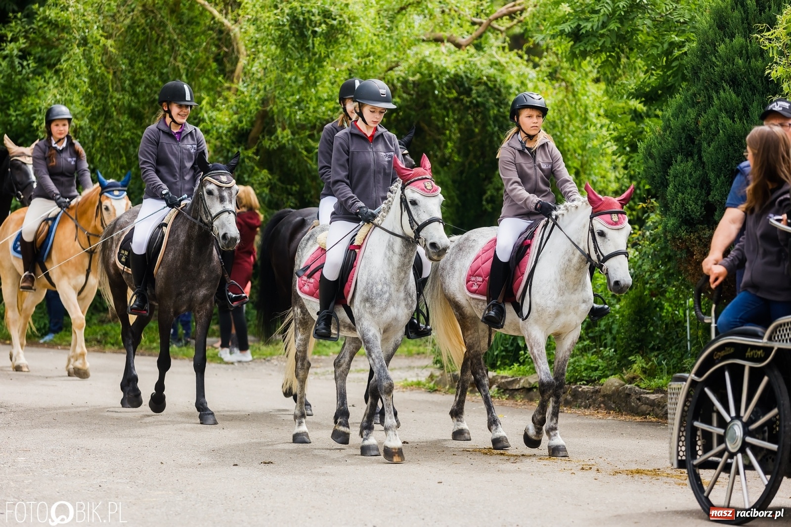 Zdjęcie w galerii na portalu naszraciborz.pl: Konna procesja na św. Urbana w Łubowicach wiadomości z regionu