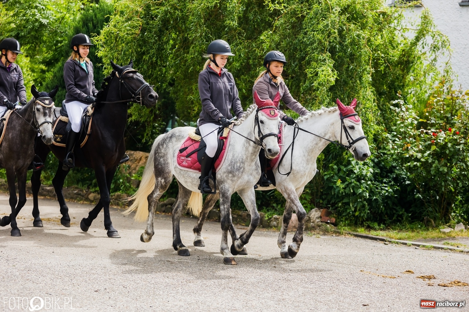 Zdjęcie w galerii na portalu naszraciborz.pl: Konna procesja na św. Urbana w Łubowicach wiadomości z regionu