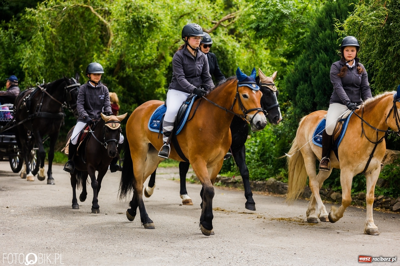 Zdjęcie w galerii na portalu naszraciborz.pl: Konna procesja na św. Urbana w Łubowicach wiadomości z regionu