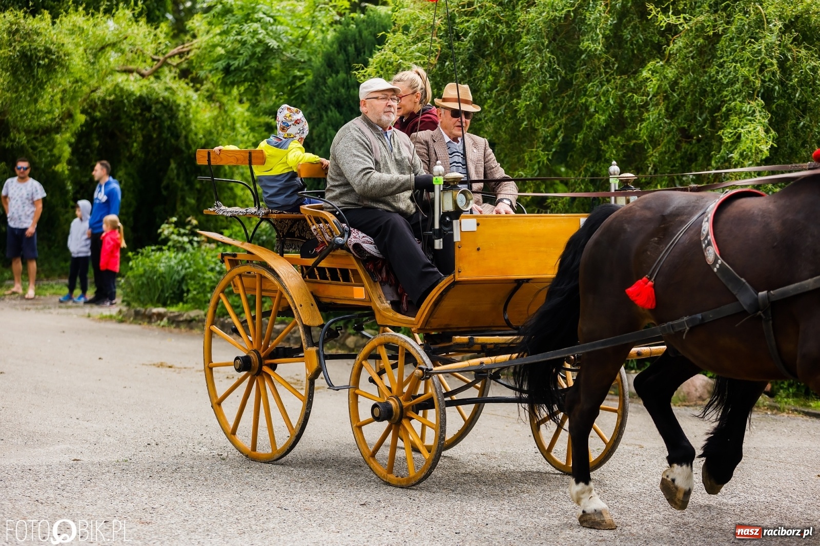 Zdjęcie w galerii na portalu naszraciborz.pl: Konna procesja na św. Urbana w Łubowicach wiadomości z regionu