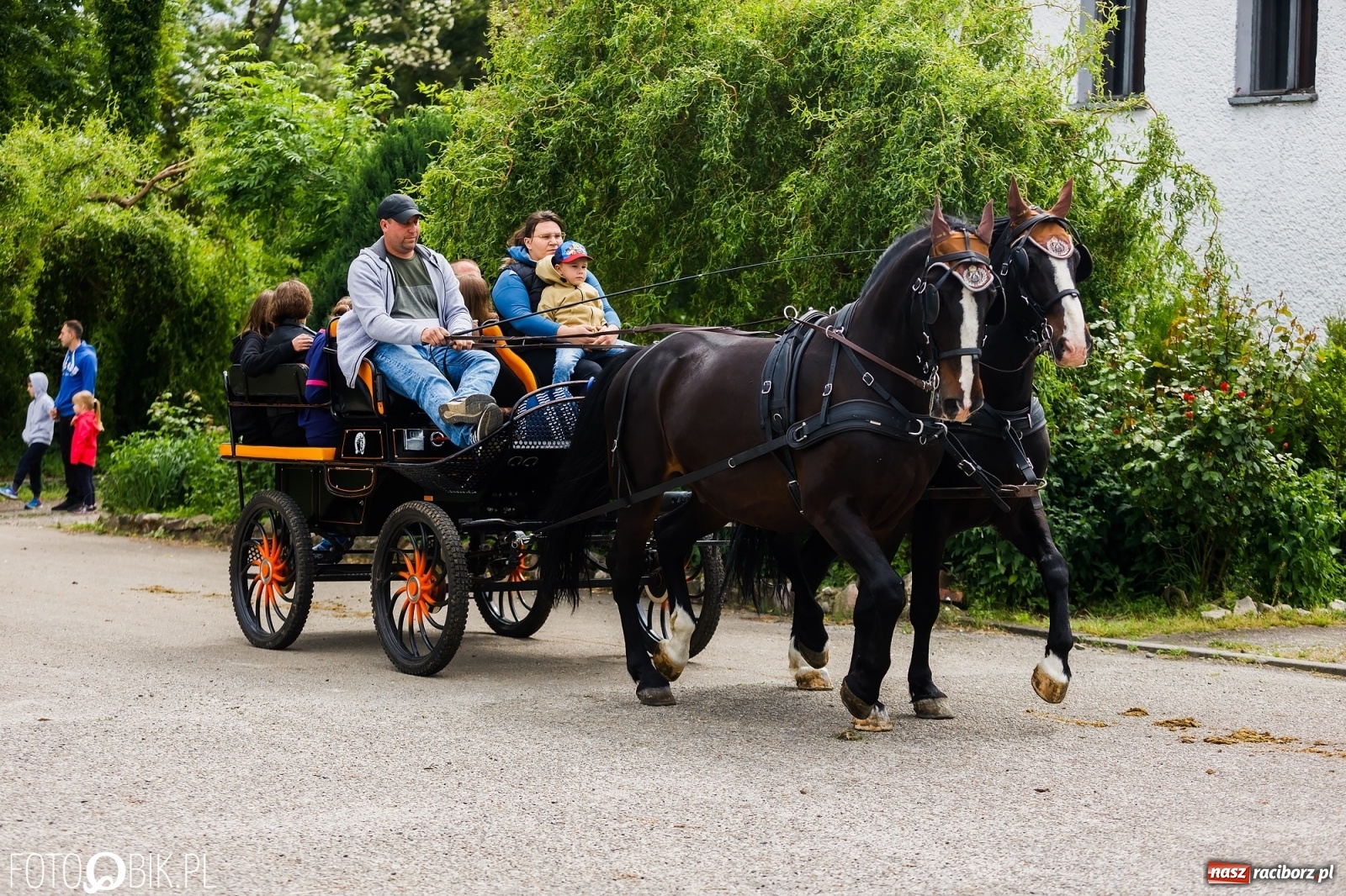 Zdjęcie w galerii na portalu naszraciborz.pl: Konna procesja na św. Urbana w Łubowicach wiadomości z regionu